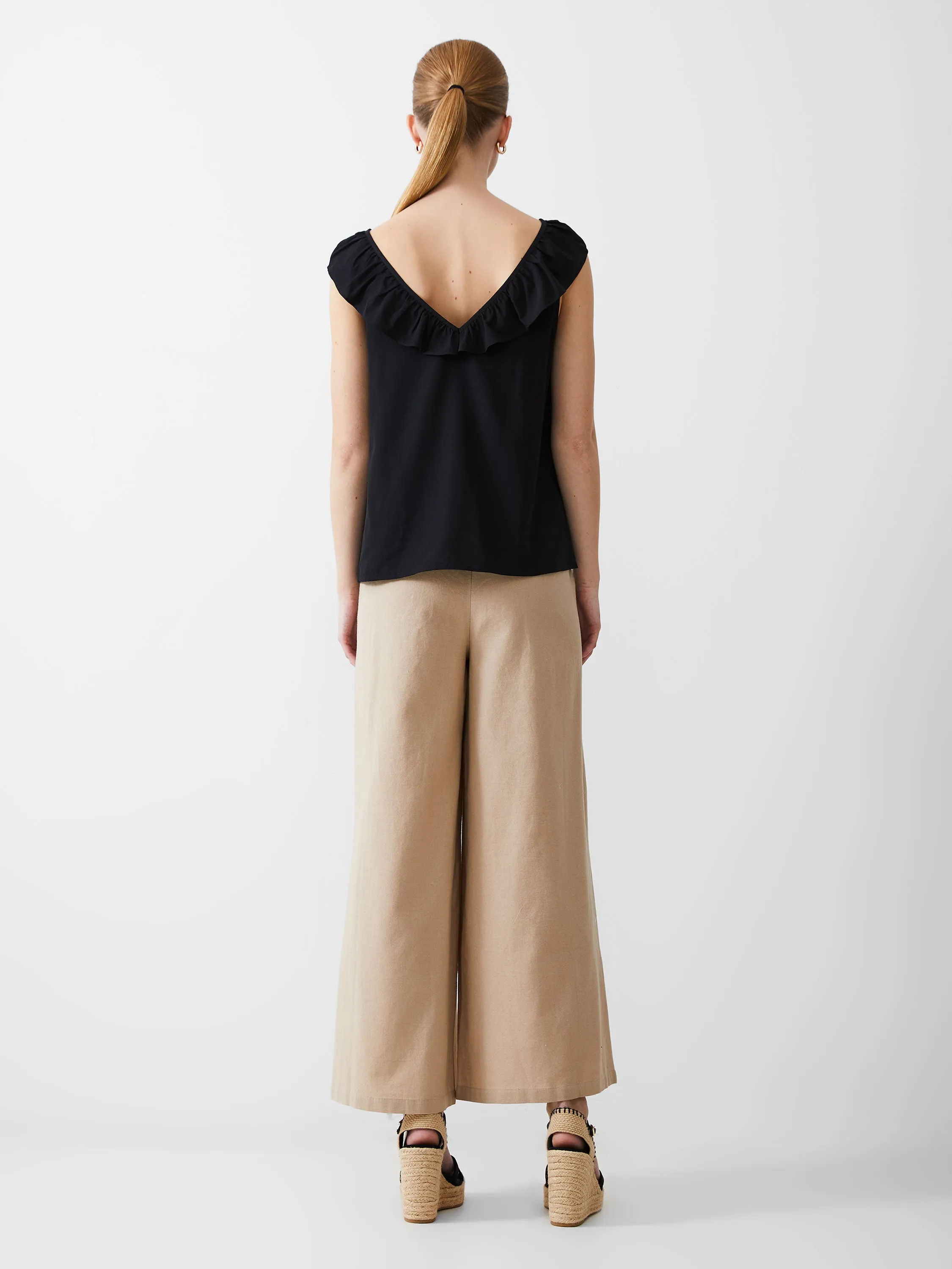 Frill Sleeveless Crepe Light Top