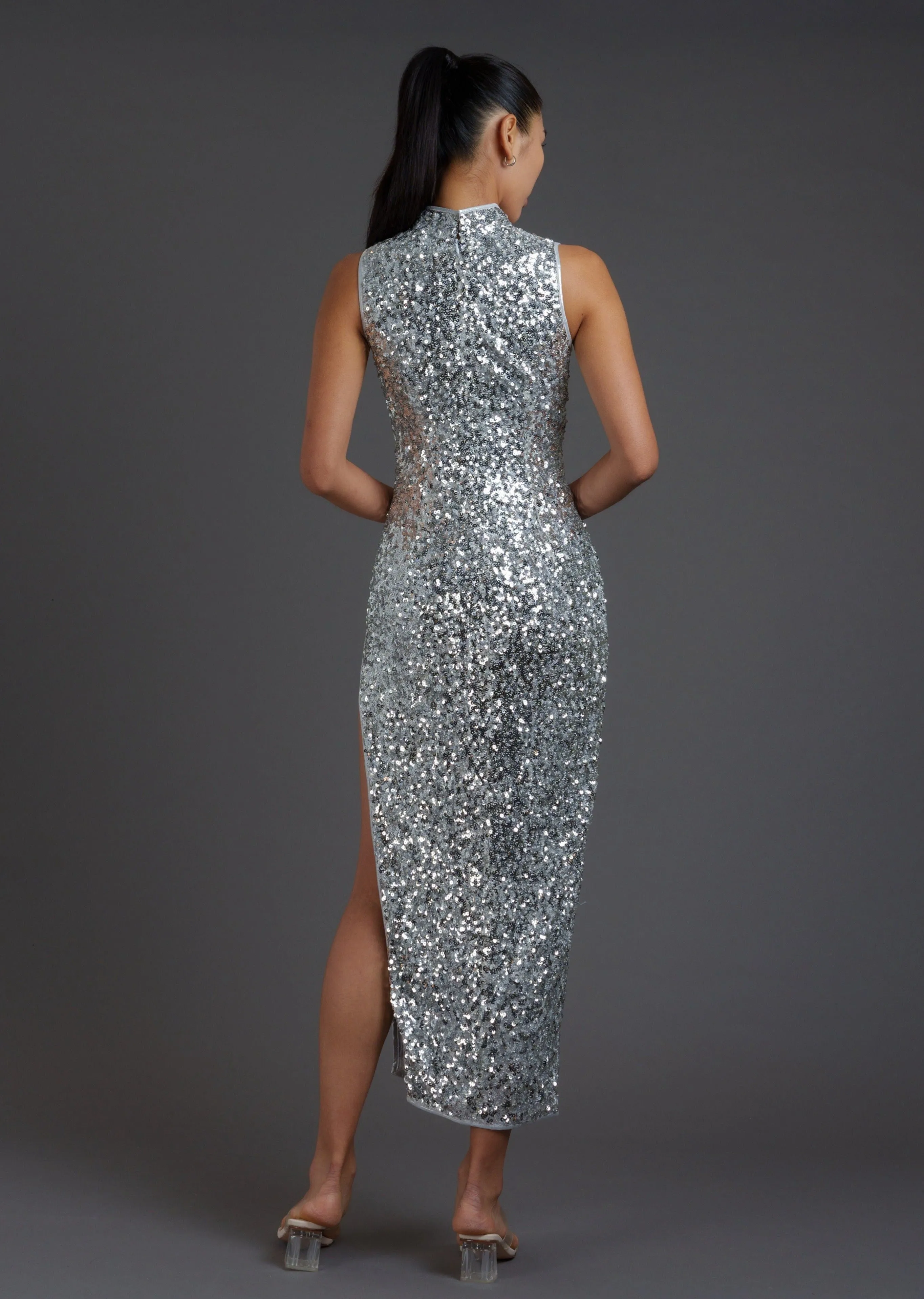 Sleeveless Disco Silver Sequins Qipao (Silver)