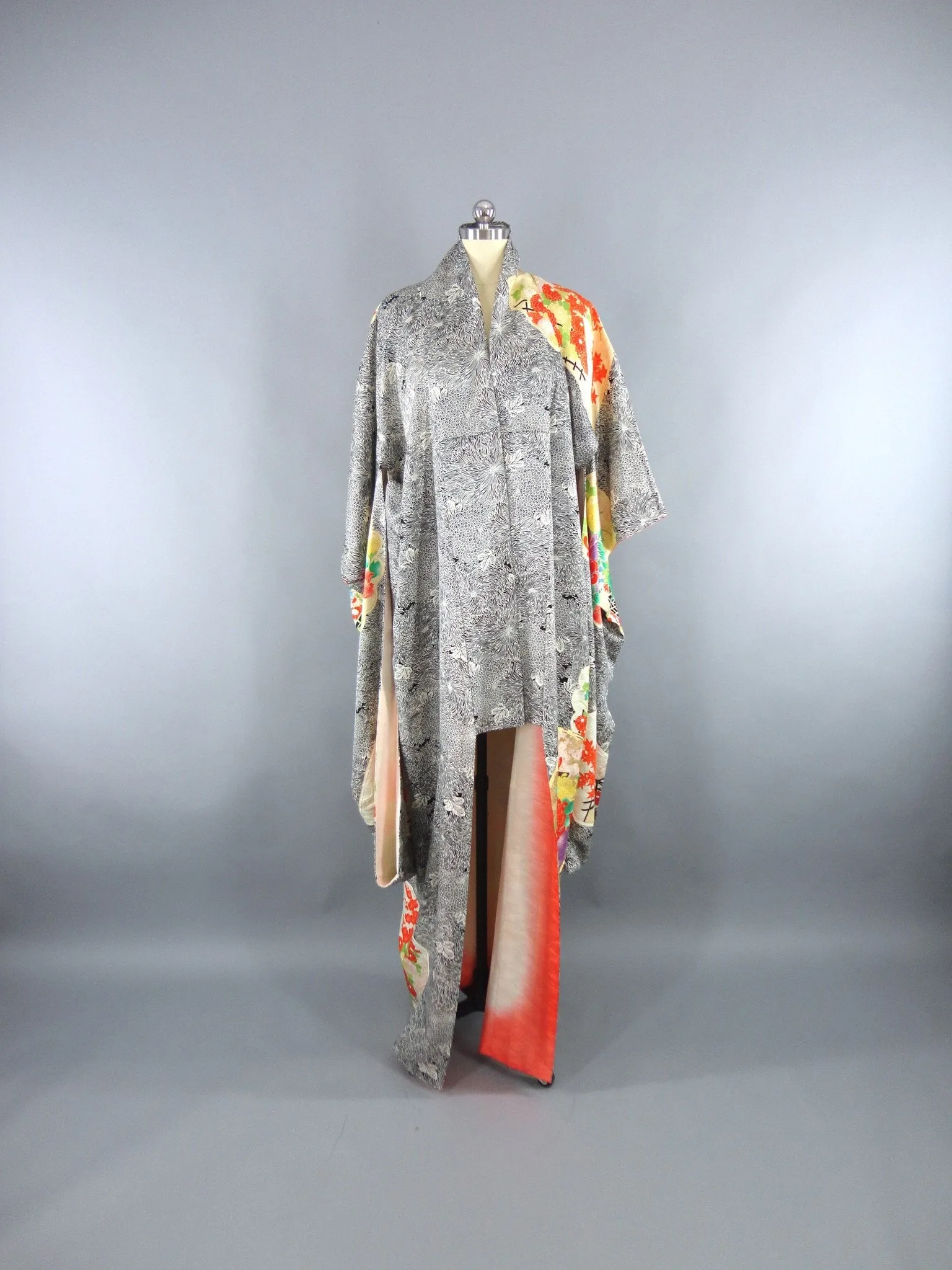 Vintage 1960s Vintage Silk Kimono Robe Furisode / Black & Orange Floral