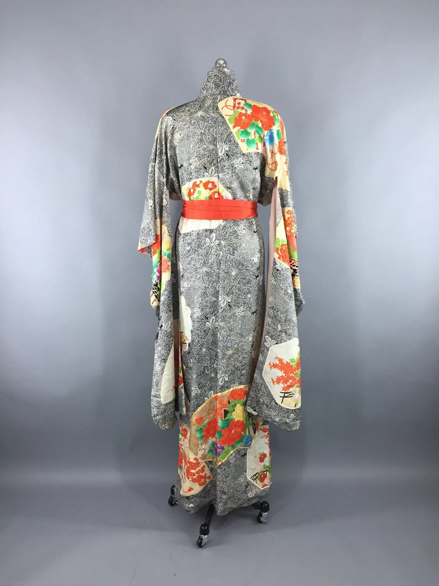 Vintage 1960s Vintage Silk Kimono Robe Furisode / Black & Orange Floral